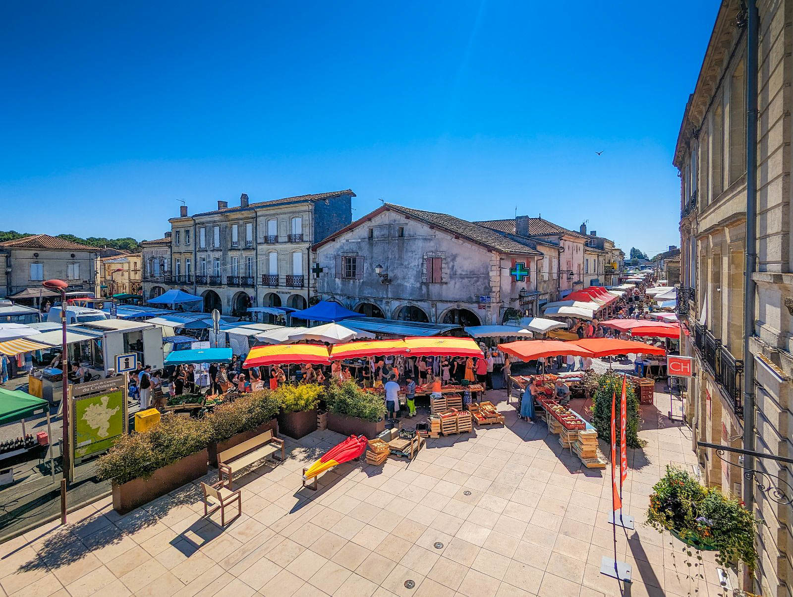marché du mercredi matin de la Bastide de Créon sur le chemin d'Amadour en Entre-deux-Mers